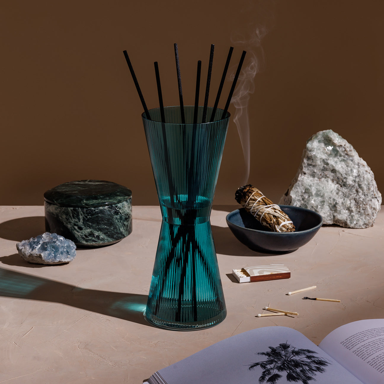 AIZ Candle - Cedar & Black Cherry