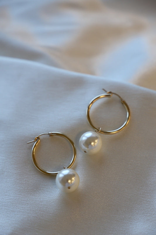 OVERSIZED AUDREY PEARL HOOPS - elizabeth + Bern