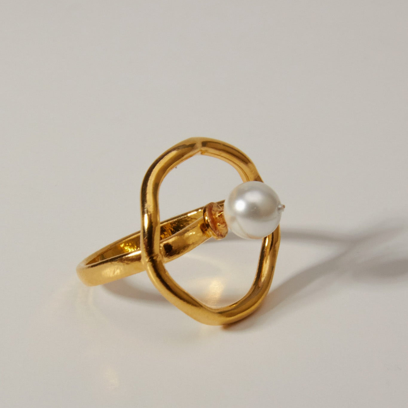 One Pearl Ring