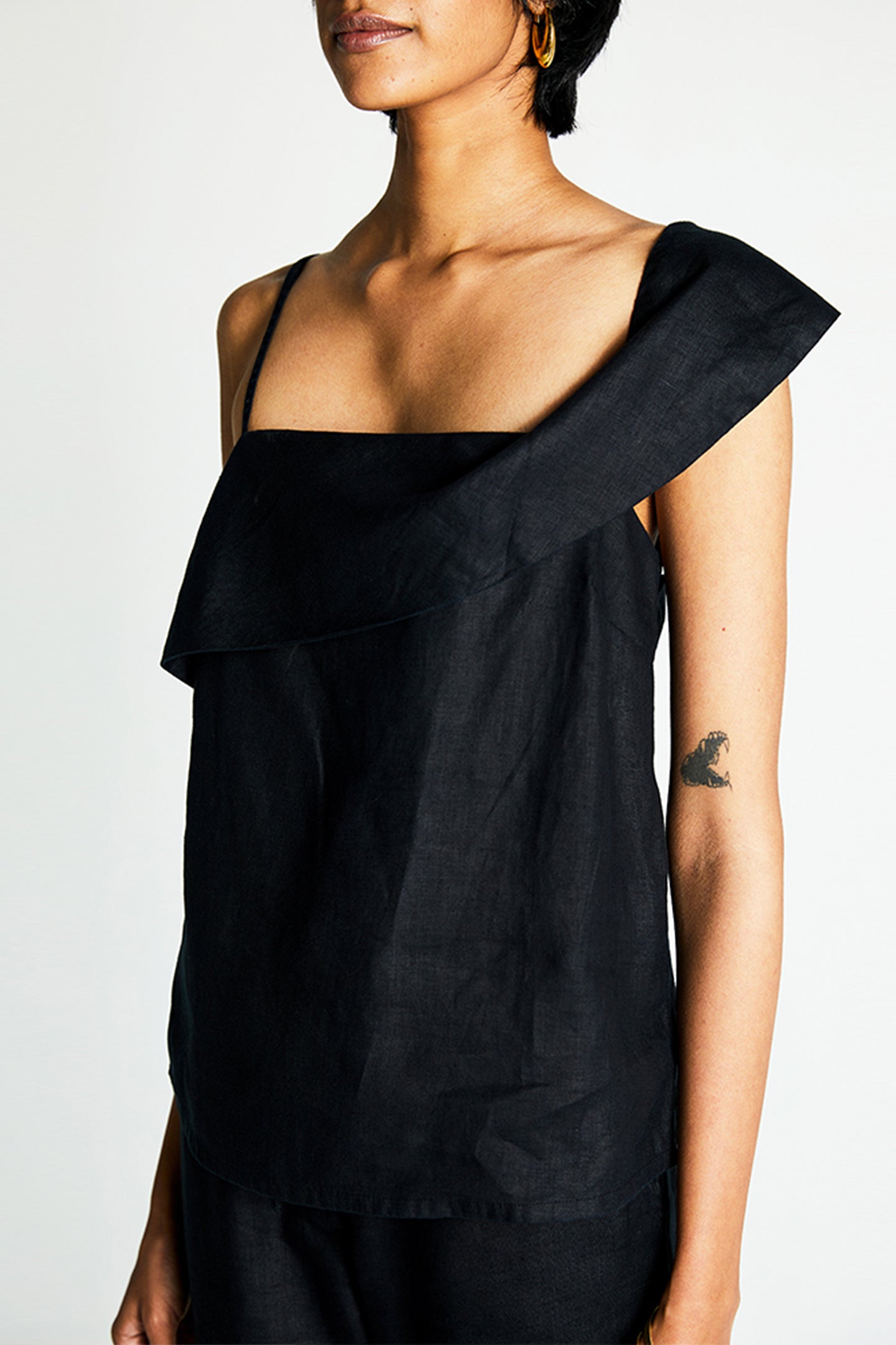 The Wandering Wave Top in Black - elizabeth + Bern