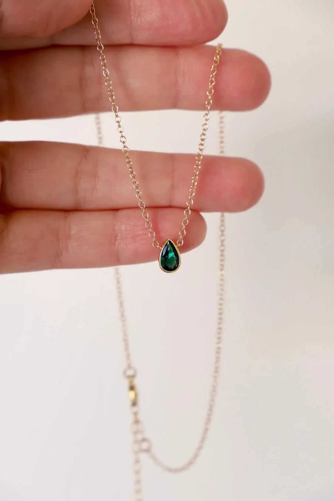 Sparkle Smart: Your 2025 Guide to Choosing the Right Gemstones! - elizabeth + Bern