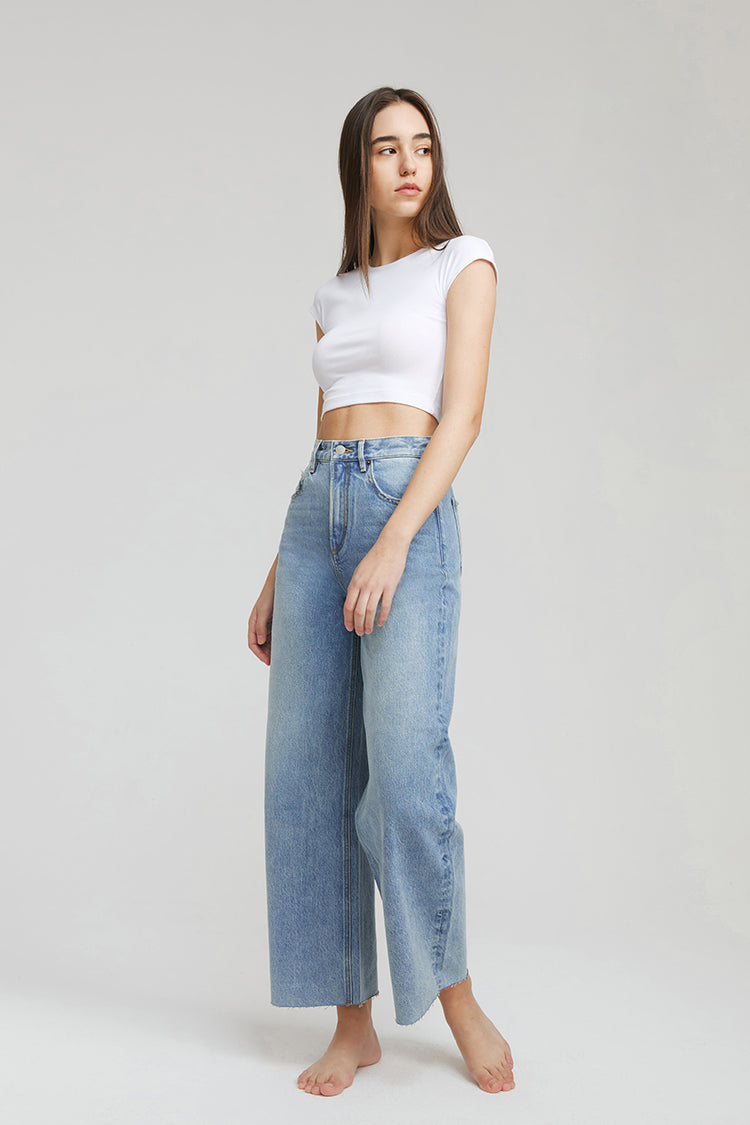 Moon Curve Raw Hem Crop Jeans HJ129