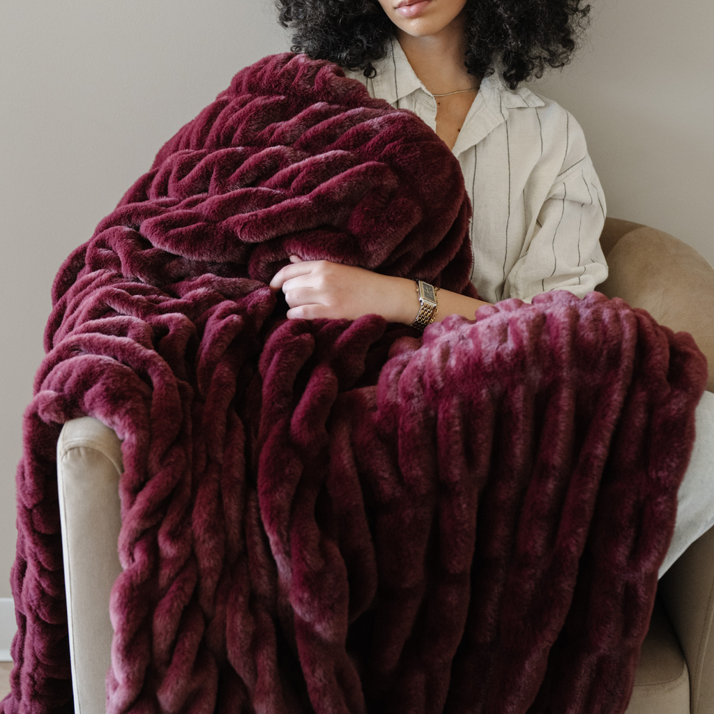 DOUBLE RUCHED FAUX FUR XL THROW BLANKETS