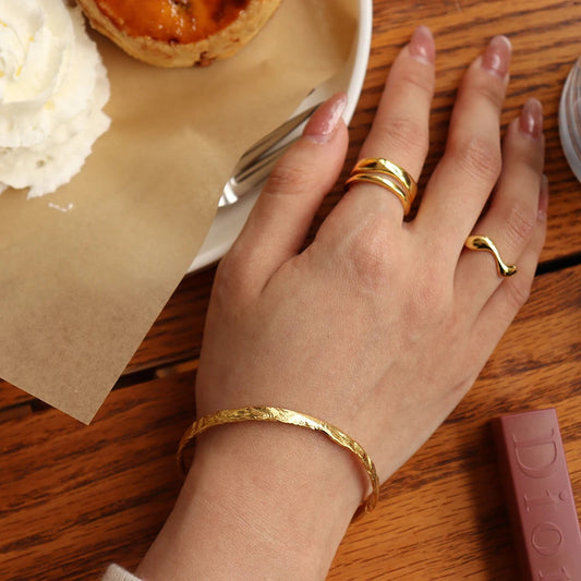 Anneau Ondulé Ring - elizabeth + Bern