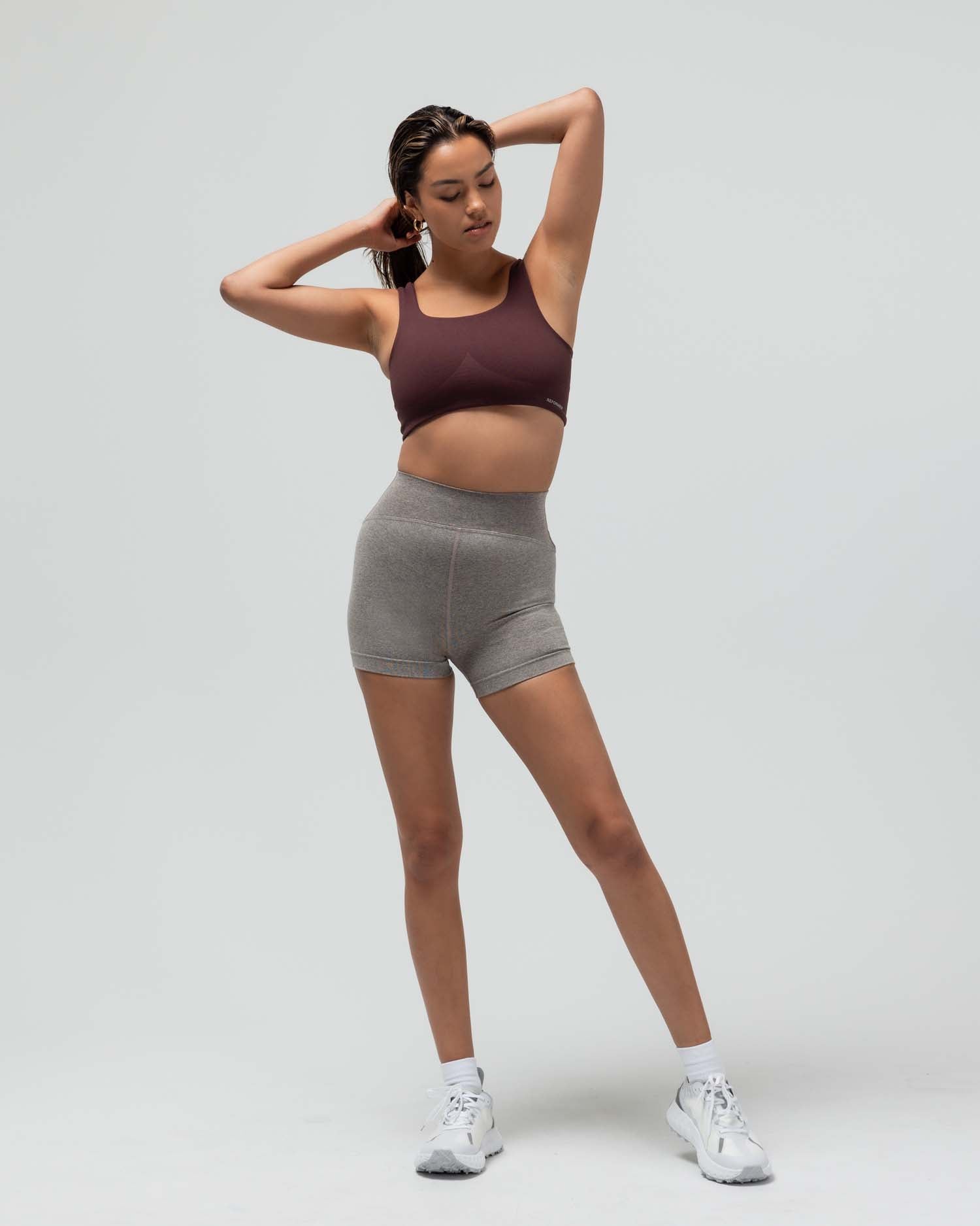 CLEAN FINISH COMPRESSION BRA
