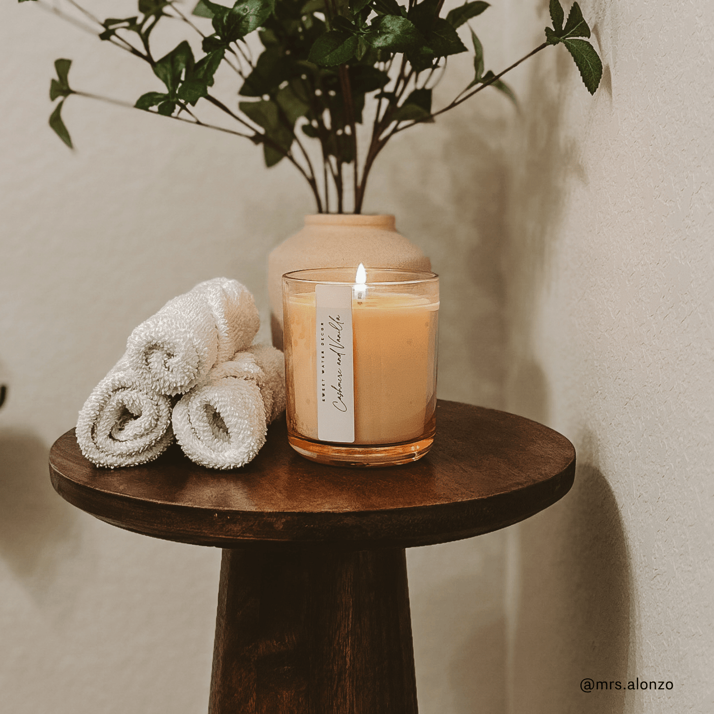 Cashmere and Vanilla Soy Candle - Tinted Glass Jar - 12 oz - elizabeth + Bern