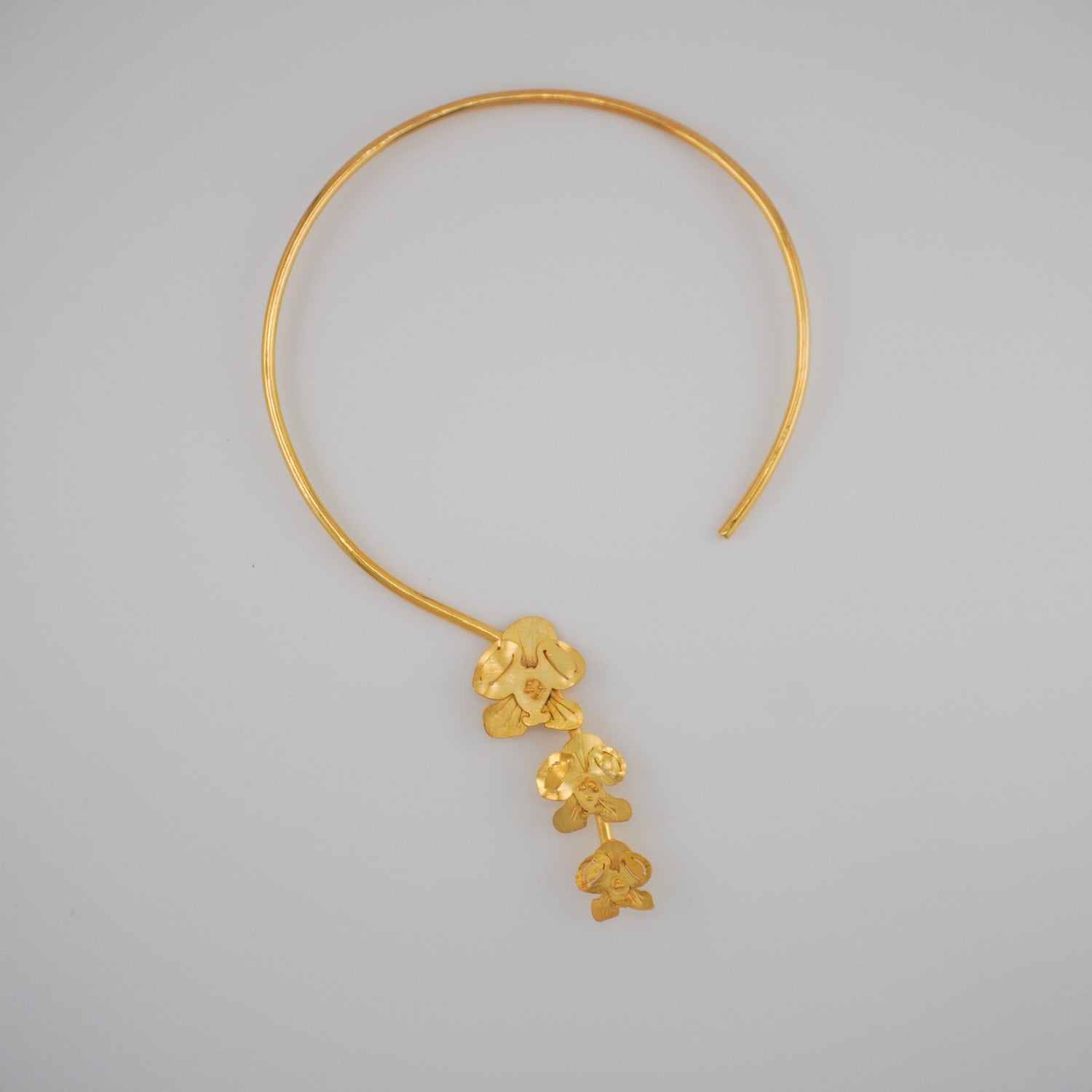 Cattleya Drop Choker
