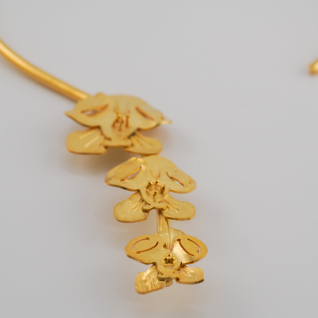 Cattleya Drop Choker