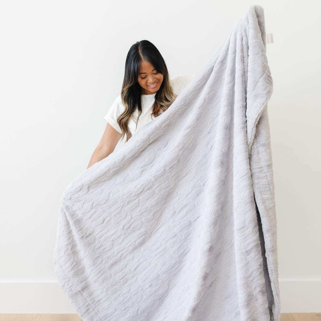PATTERNED FAUX FUR XL THROW BLANKETS
