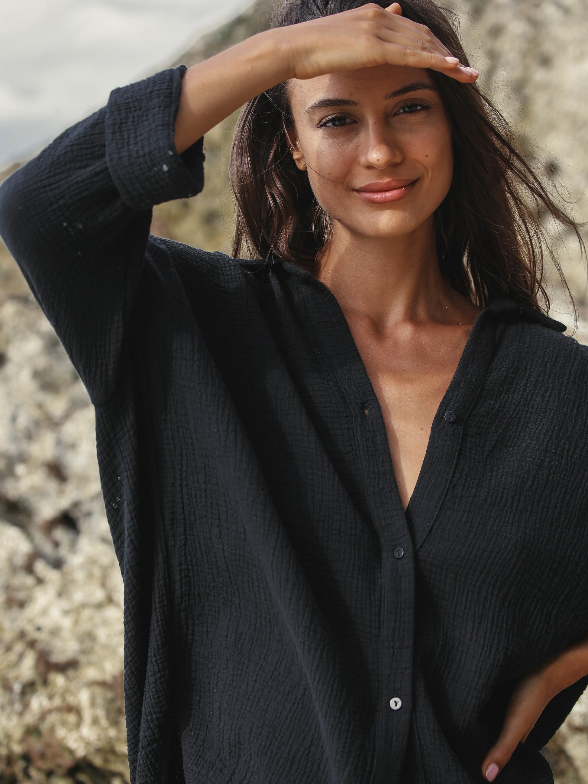 Echo Maxi Shirt - Black - elizabeth + Bern