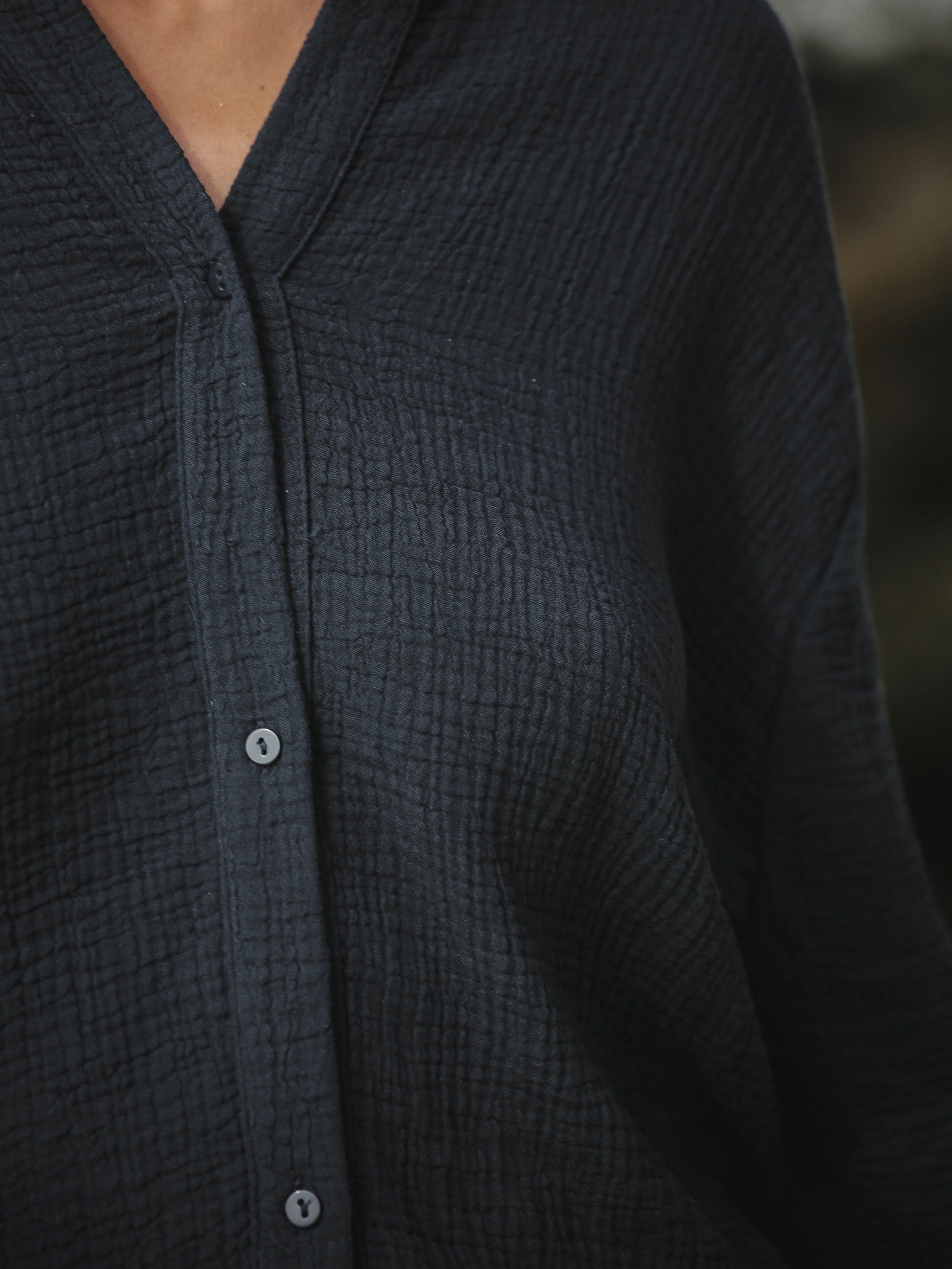 Echo Maxi Shirt - Black - elizabeth + Bern