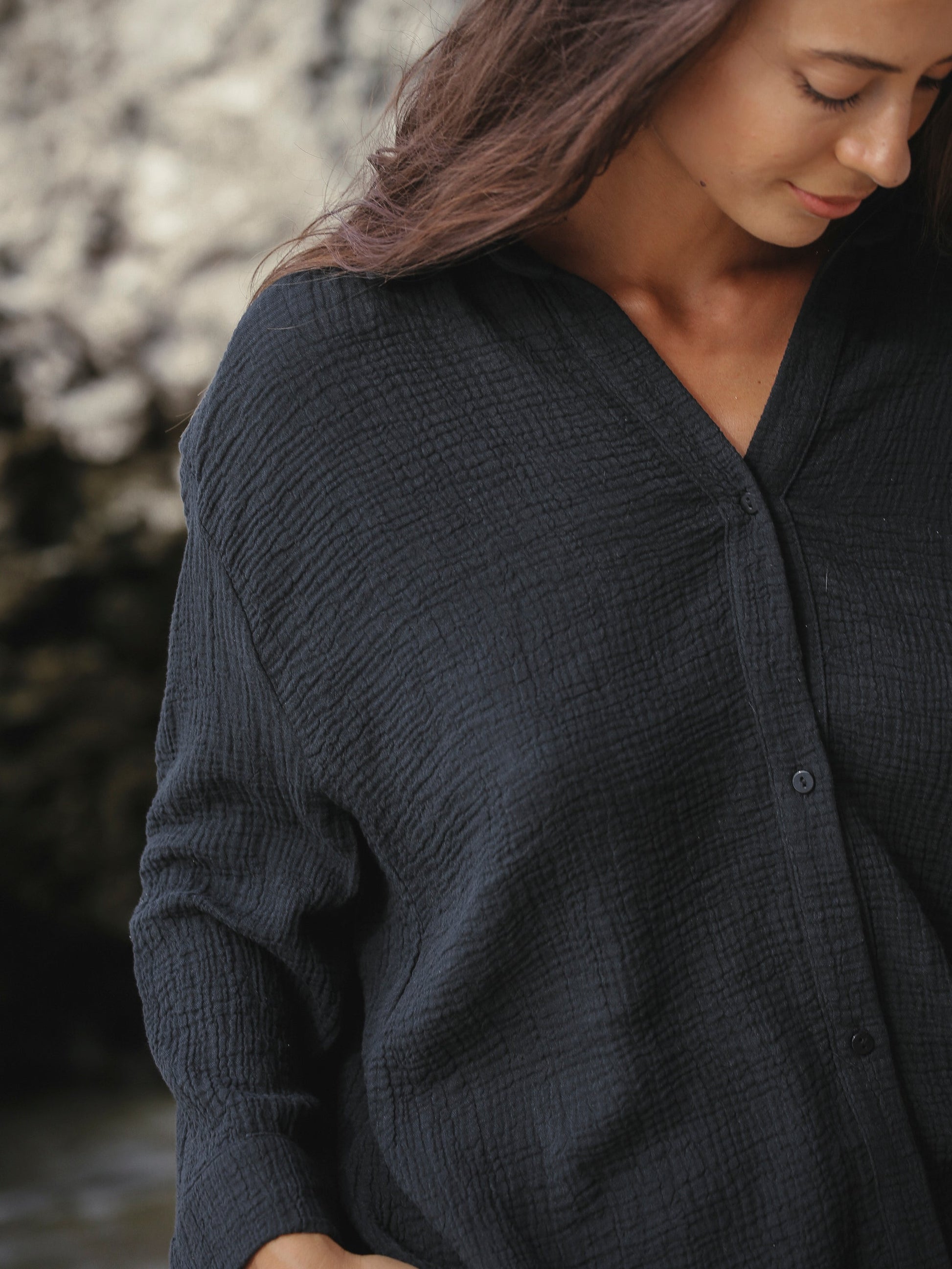 Echo Maxi Shirt - Black - elizabeth + Bern