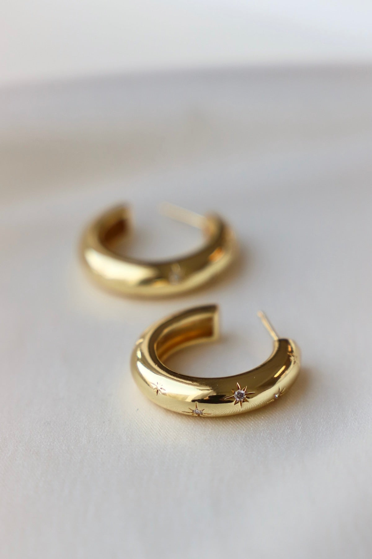 MEREDITH CZ STAR THICK HOOP - elizabeth + Bern