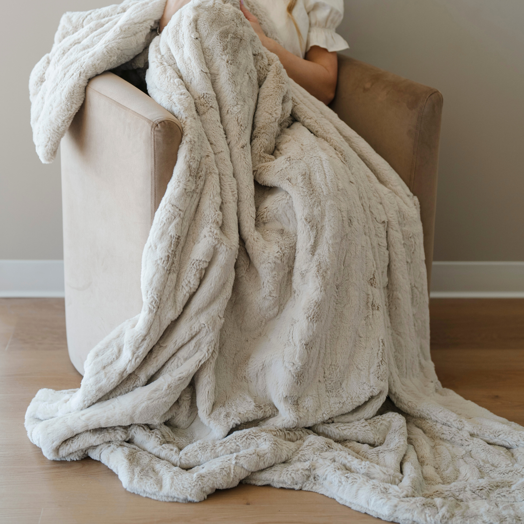 PATTERNED FAUX FUR XL THROW BLANKETS