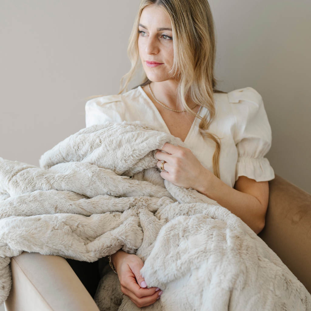 PATTERNED FAUX FUR THROW BLANKETS