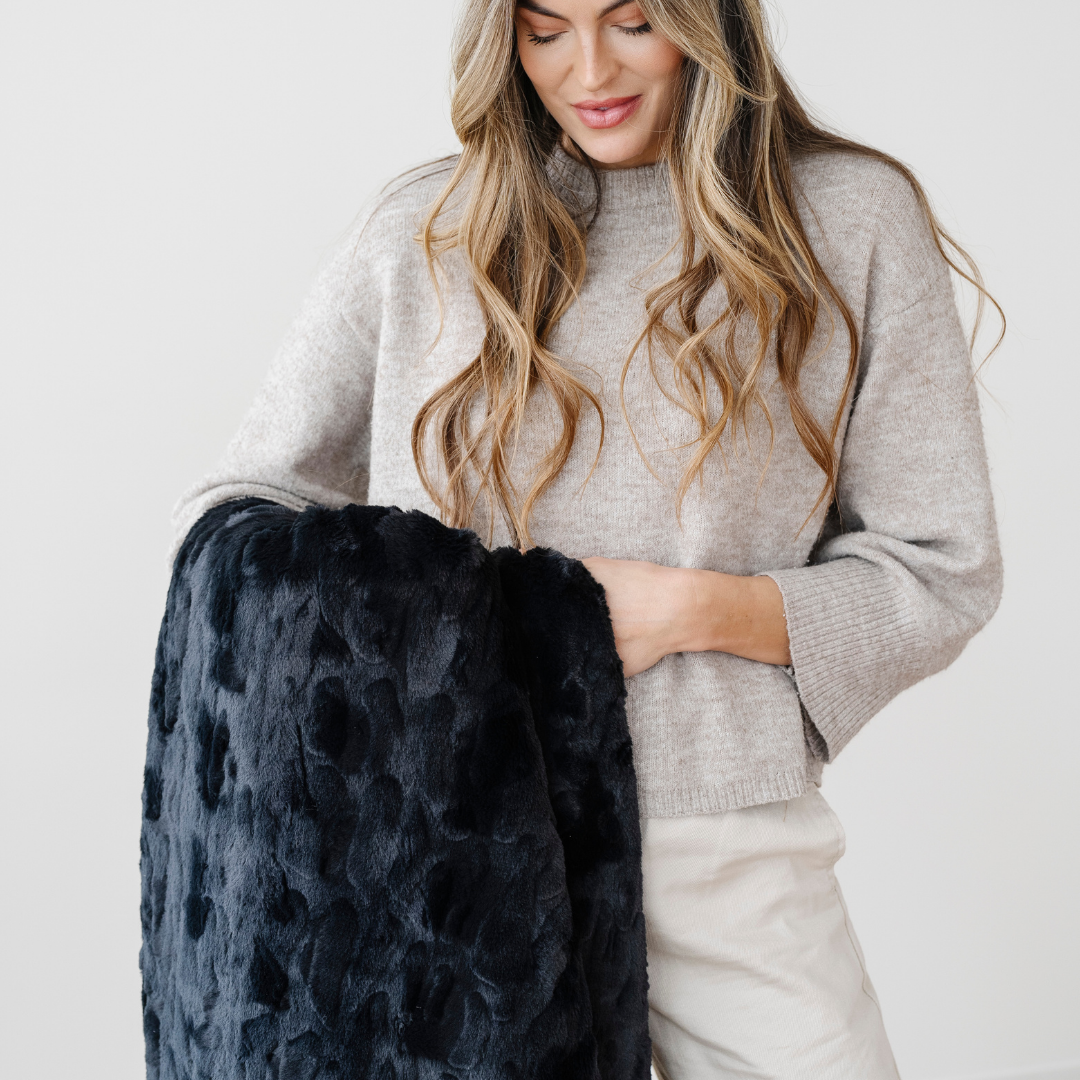 PATTERNED FAUX FUR XL THROW BLANKETS