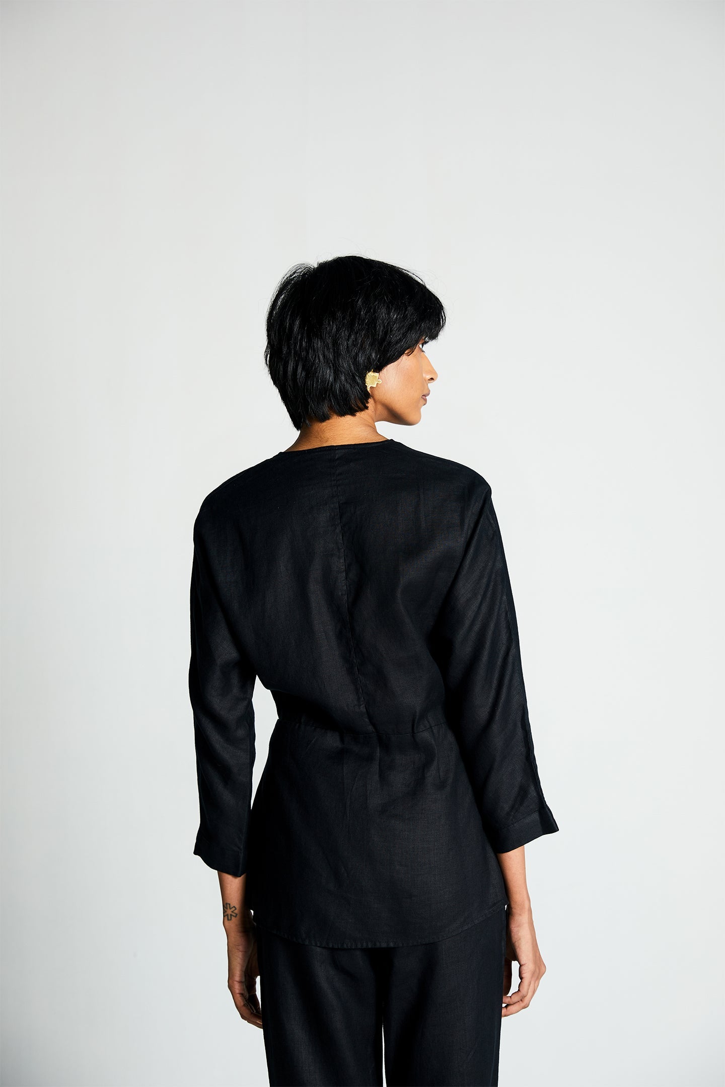 Power Moves Shirt in Black - elizabeth + Bern