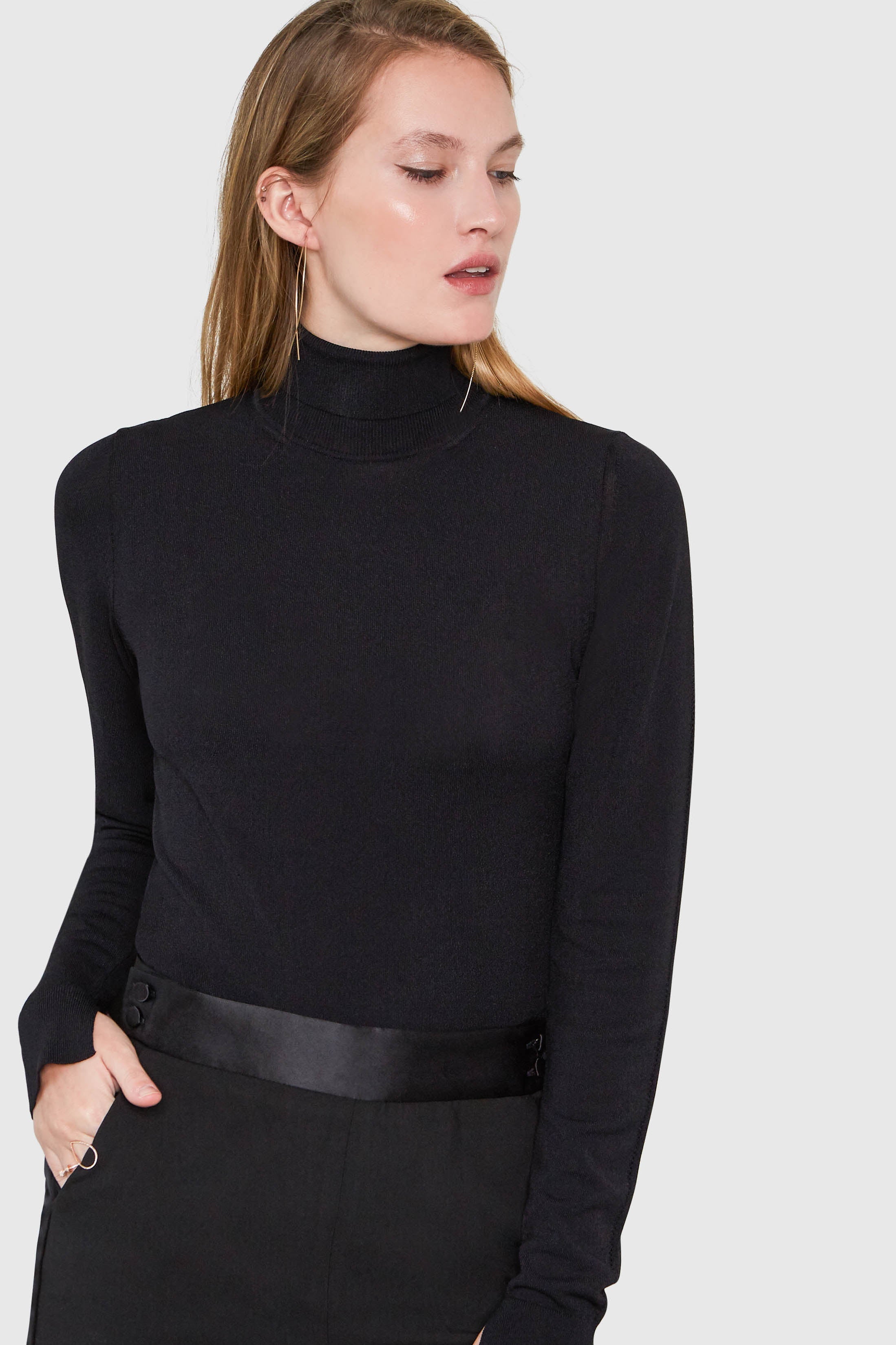 MIRA TURTLENECK VISCOSE BODYSUIT IN BLACK