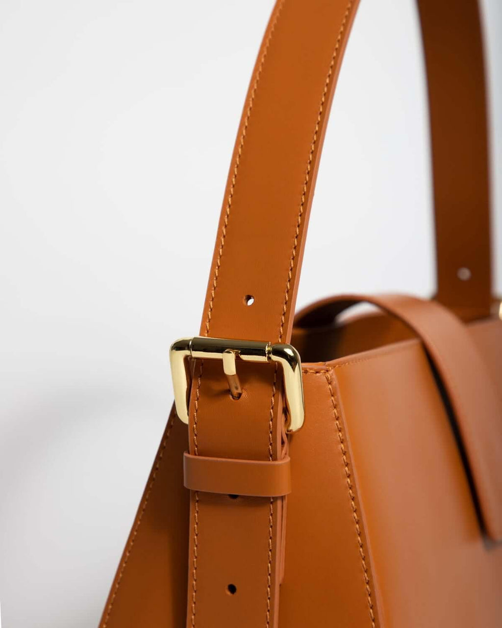 BELONA Hobo Bag - Cognac.