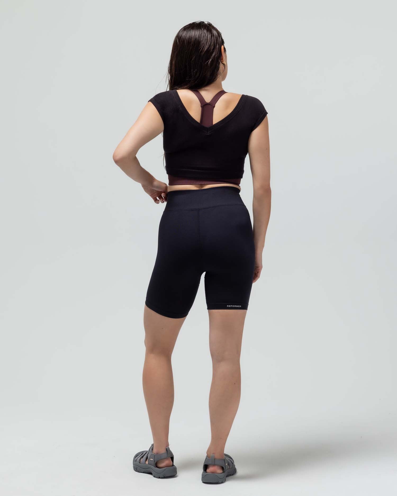 RIBBED CAP SLEEVE CROP TOP