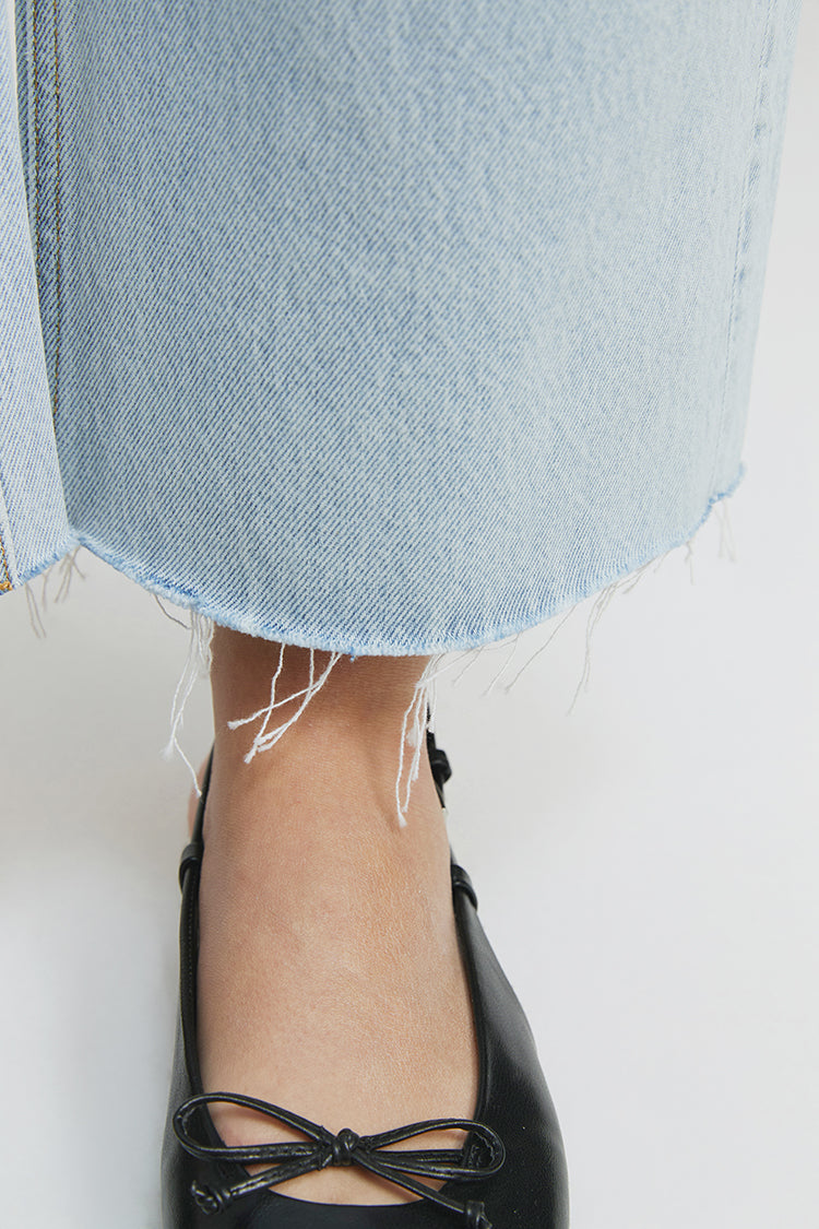 Moon Curve Raw Hem Crop Jeans HJ129