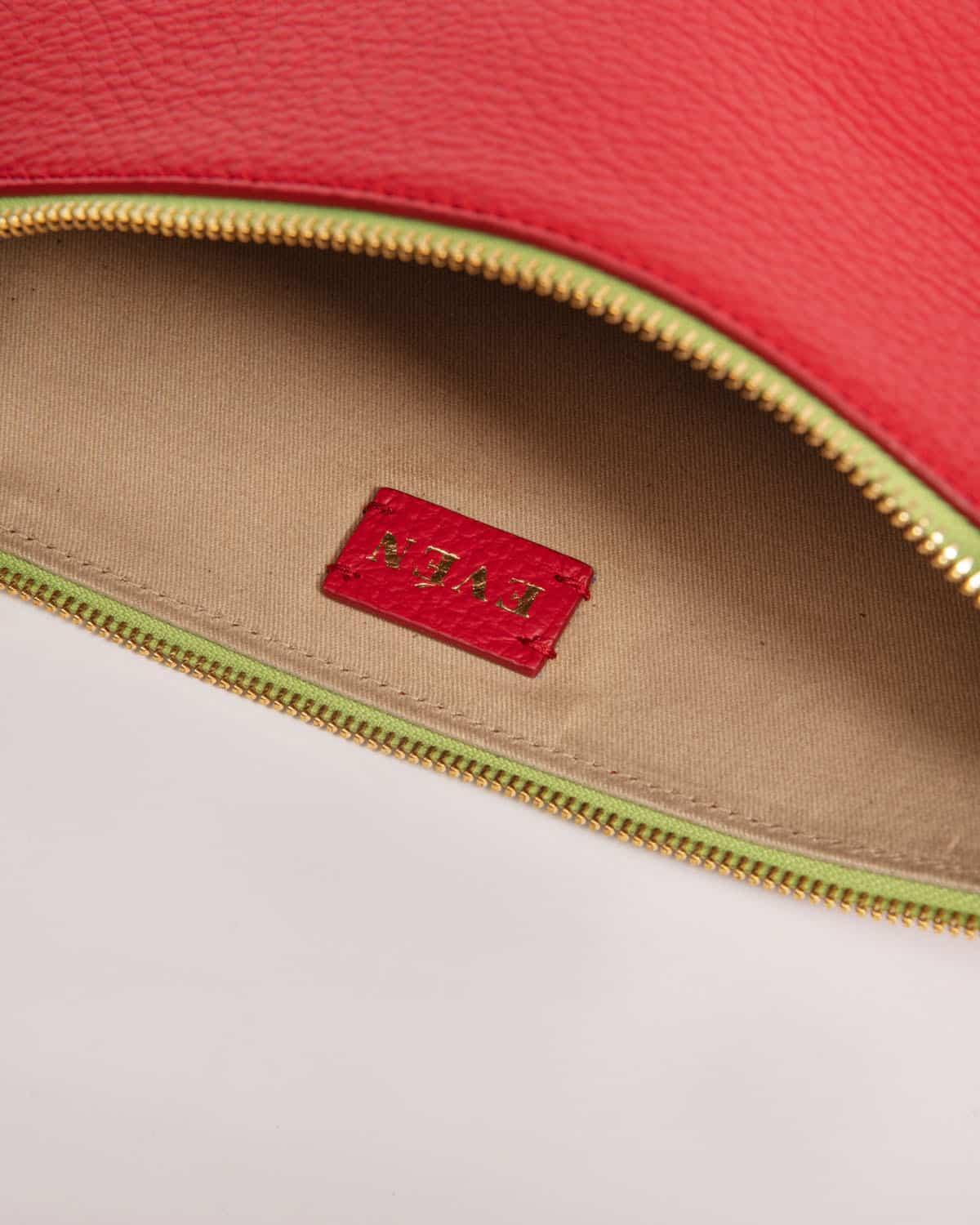 LEYZA Clutch - Red.